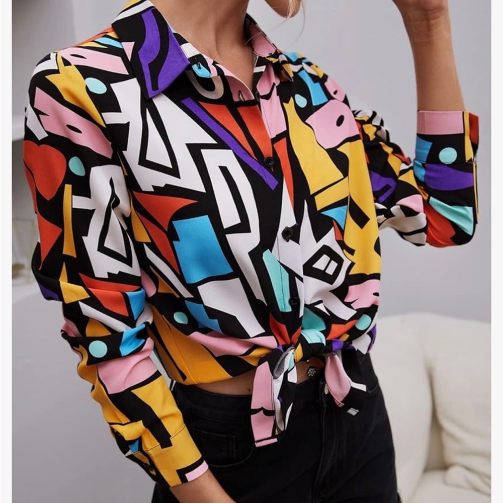 Abstract big dart button up